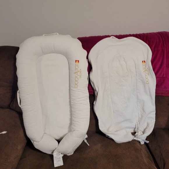 DockATot Deluxe+ with Additional Cover - Used - Dock A Tot Deluxe Plus - Picture 1 of 2